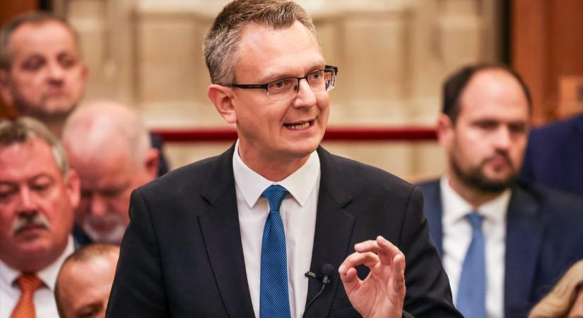 Rétvári Bence szerint a diákok járhatnak rosszul a pedagógusok teljesítményértékelésének eltörlésével
