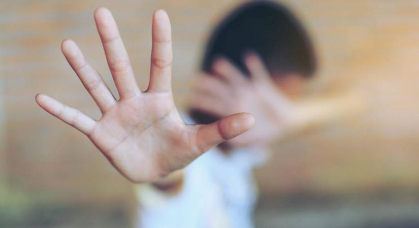 Hat ember ellen emelt vádat az ügyészség, akik gyermekotthonban élőket bántalmaztak Magyarországon