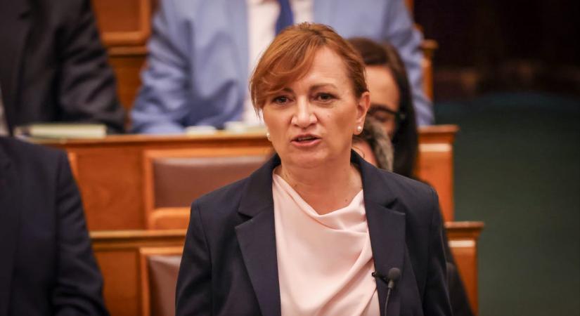 Kedden érkezik az uniós források megszerzését célzó tiszás törvényjavaslat-csomag