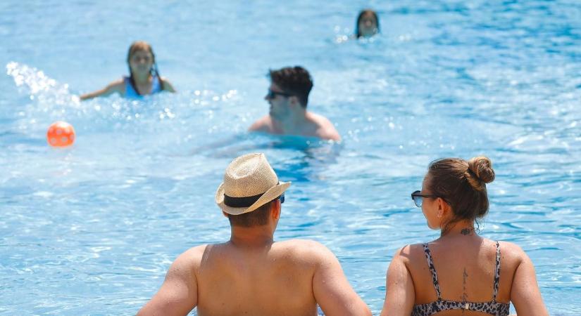 Strand nincs, kéregetők annál inkább