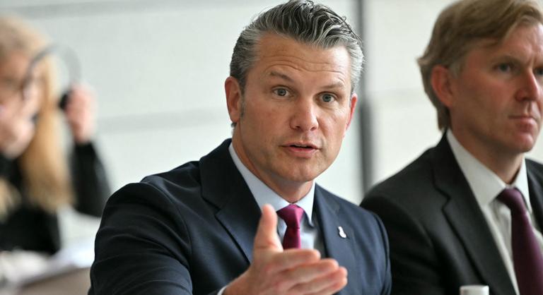 Európa partjait érő migrációs invázióra figyelmeztetett az amerikai védelmi miniszter