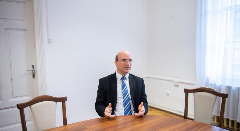 Az ELTE oktatói nem szeretnék kollégának a 14 év után visszatérő Maruzsa Zoltánt