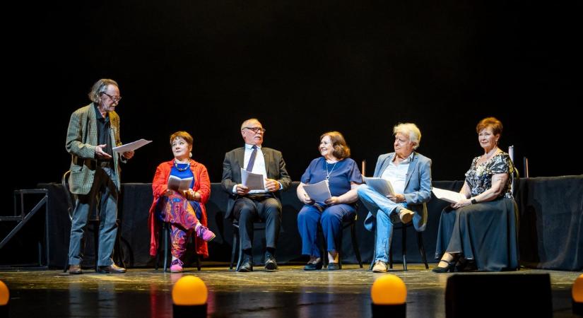 Megható összefogás: 8,8 millió forint gyűlt össze a rászoruló színházi dolgozóknak