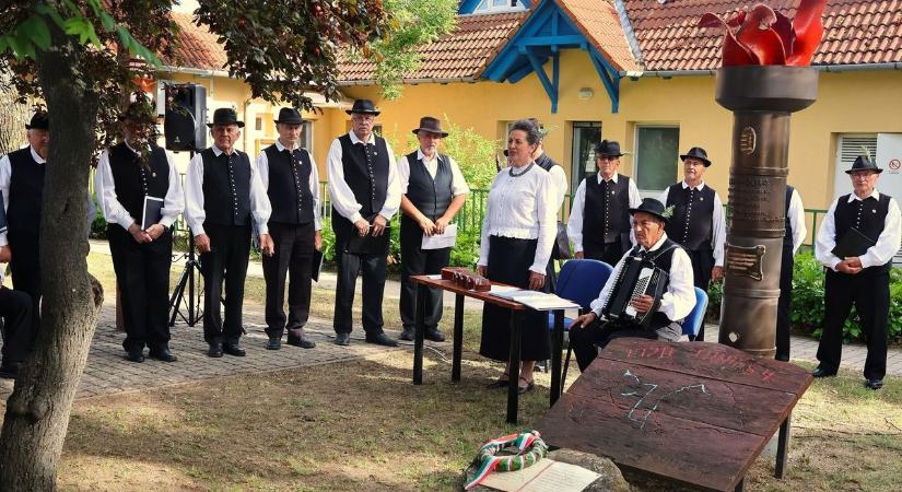 Megható pillanatok Gyenesdiáson – így emlékeztek Trianonra