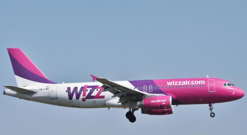 Nagy újdonságot vezet be a WizzAir, hamarosan tízezer méteren is internetezhetünk