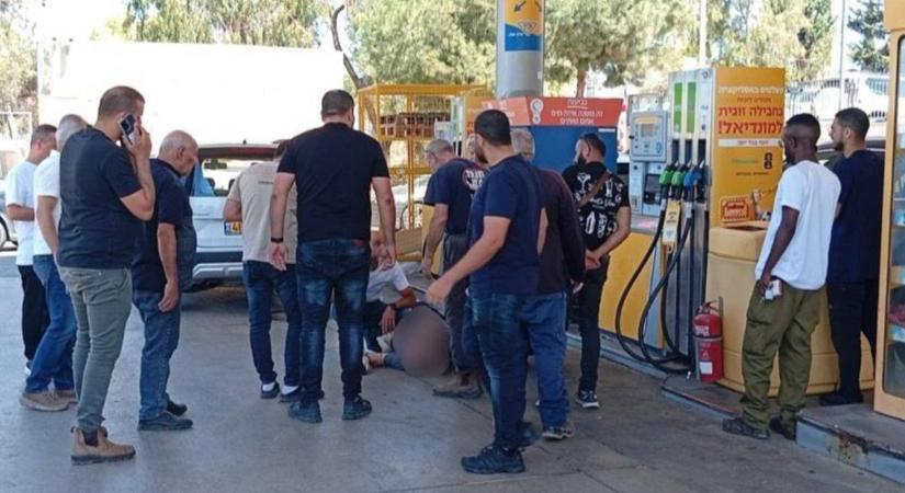 Egy ember meghalt és többen megsebesültek Izraelben fegyveres terrortámadásban