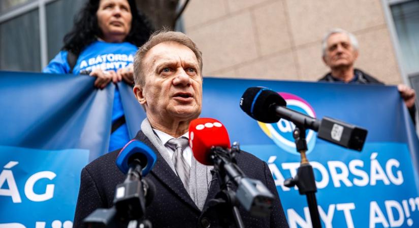 Varju Lászlót választották a DK új elnökének