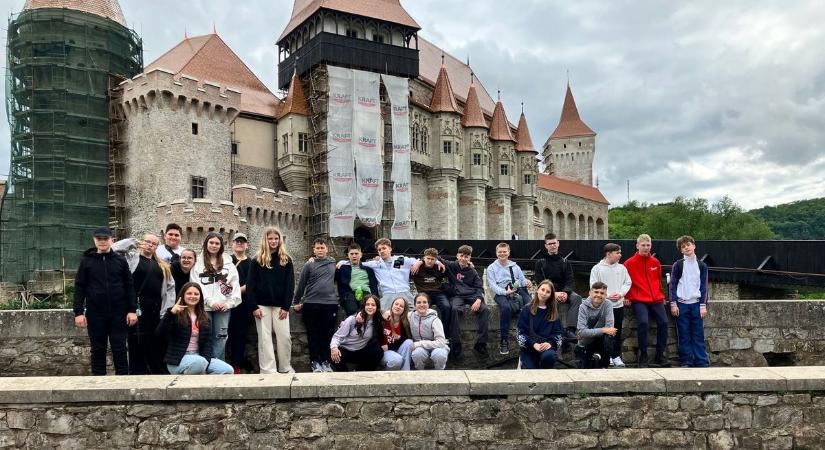 Erdélyben jártak a kimlei diákok: szórakoztató és tanulságos út után