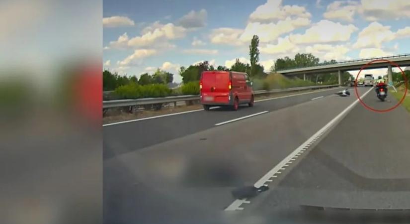 Sokk az M7-esen: majdnem átgázoltak a földön fekvő sérült motoros fején – videó