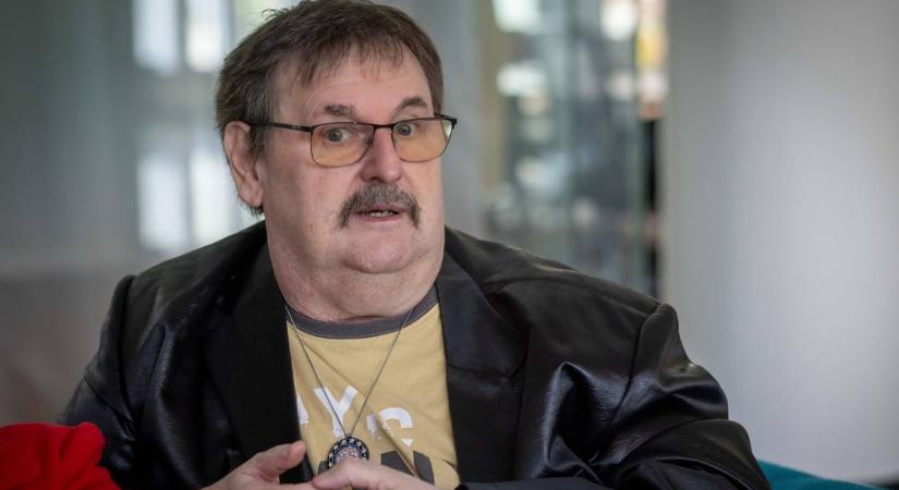 Ilyen szerény körülmények között él Kovi: pedig luxusra is költhetne