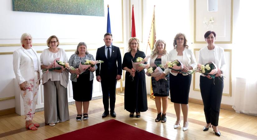 „Negyven éven át tettek másokért, a gyerekekért” - fotók, videó