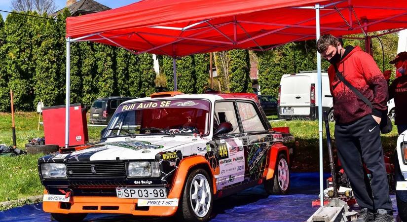 Drámai körülmények között esett ki a székesfehérvári páros a Bakonya Rally-n (videó)