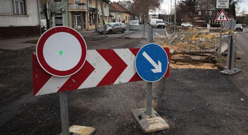 Forgalomkorlátozás lesz hetekig ebben a debreceni utcában, mutatjuk az okát