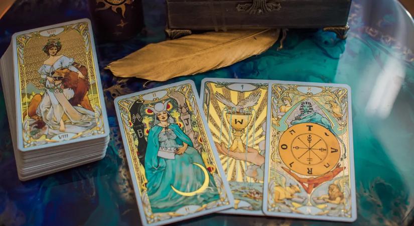 Válassz egy tarot-kártyát, és olvasd el, milyen fontos üzenetet tartogat számodra