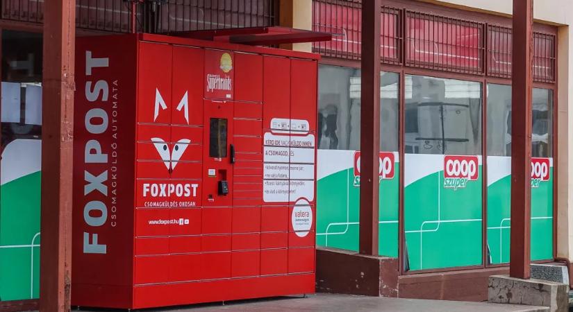 A Foxpost az akadozó csomagokról: A karácsonyi csúcsszezonra jellemző a forgalom