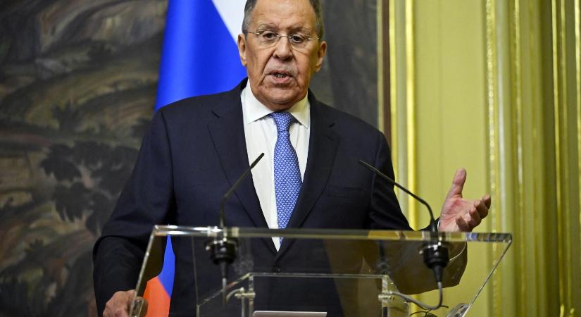 Szergej Lavrov szerint Ukrajnában már nem a tárgyalásokon, hanem az orosz katonákon múlik minden