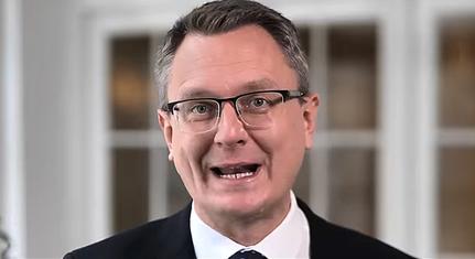 A Fidesz-KDNP-kormány gyermekvédelmi politikájának sikereiről értekezett Rétvári Bence