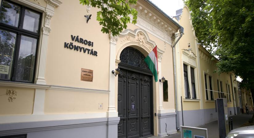 Fehér József könyvbemutatója a vásárhelyi könyvtárban