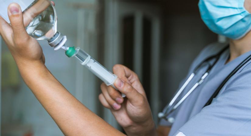 A Klinikai Központ minden osztályán van elegendő sóoldat