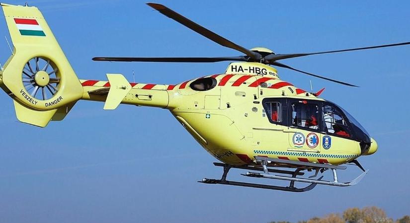 Egy gyereket mentőhelikopter vitt kórházba, ijesztő baleset történt a Fejér megyei lovasnapon