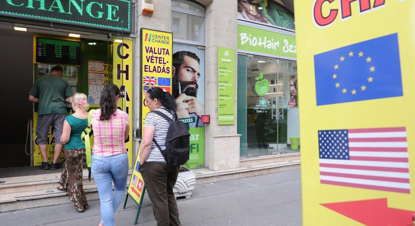 Ennél jobb már nem lesz, aki még nem vásárolt eurót külföldi nyaralásra, annak most érdemes