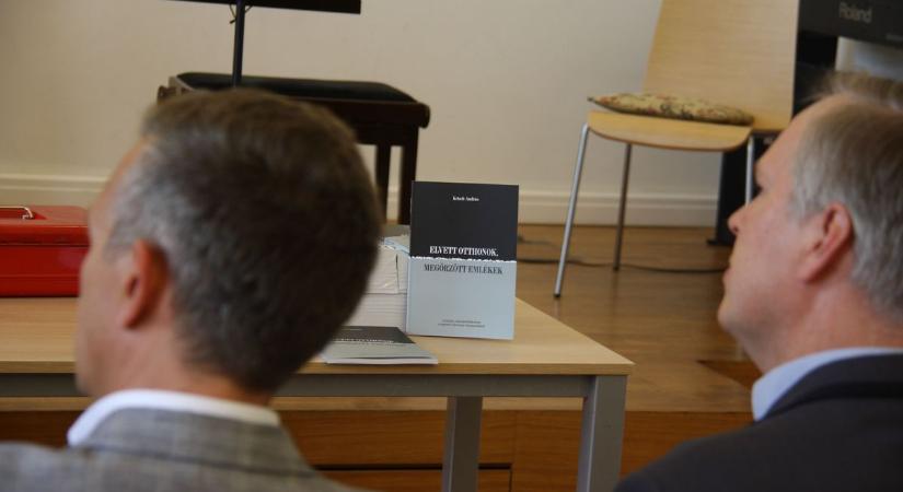 "Elvett otthonok, megőrzött emlékek" - Könyvbemutatót tartottak Sopronban - fotók