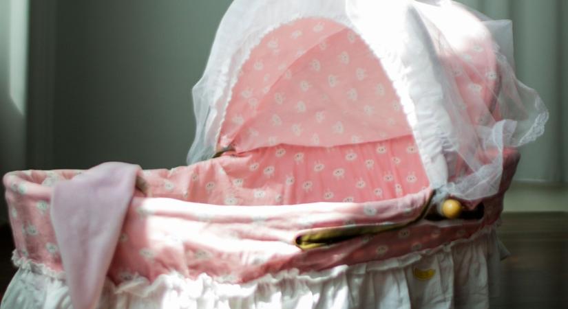 Két hónapig tartották távol édesanyjától az újszülött Herminát – Így juthatott végre haza