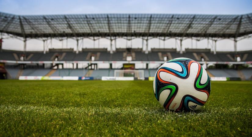 Elmoshatja az eső a foci-vb nyitómeccsét Mexikóvárosban