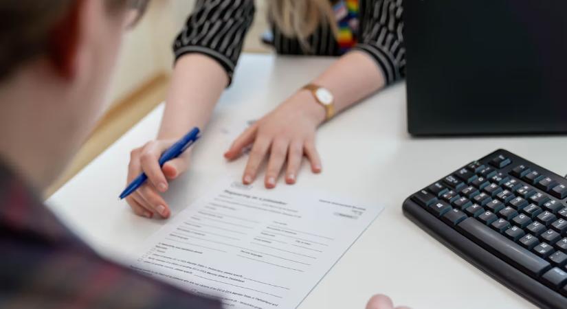 Finnország csökkenteni akarja a bevándorlók munkanélküli segélyét