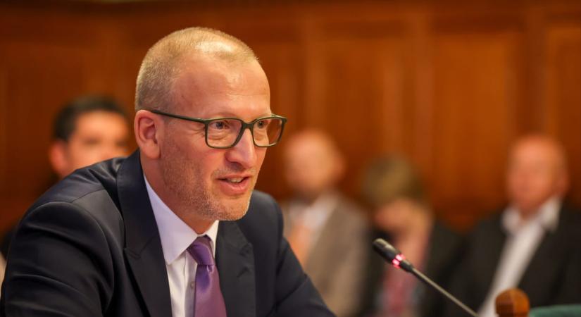 Tarr Zoltán miniszteri biztos nevezett ki a közmédia átalakításához