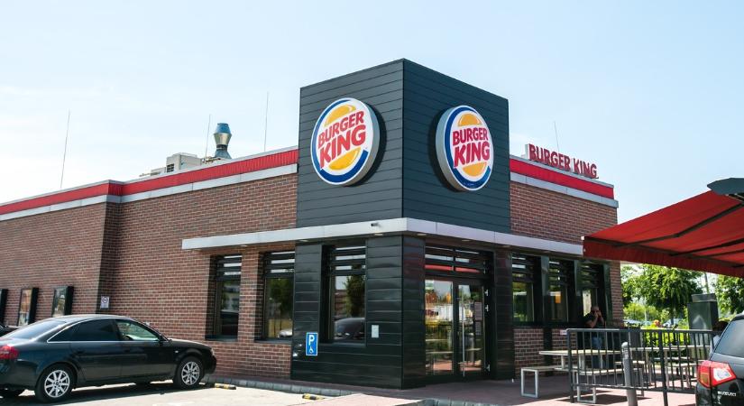 A hamburgerháború folytatódik: új erőd épült Tökölön