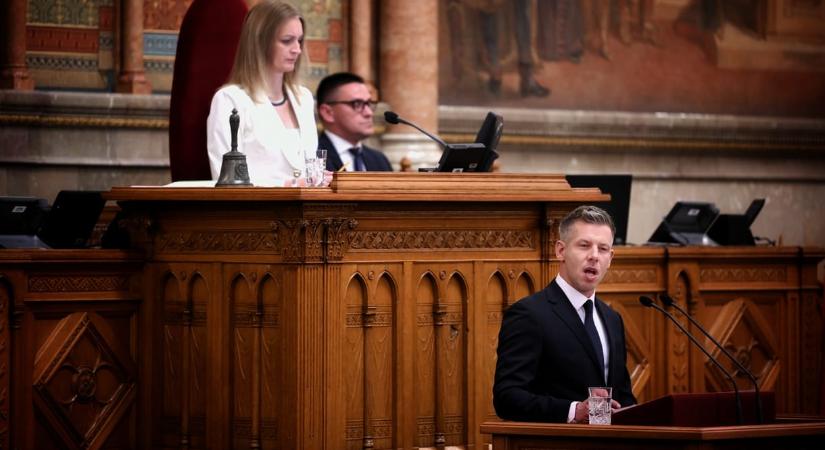Együtt szavazott a Tisza és a Fidesz a parlamentben – itt a HVG hírpodcast