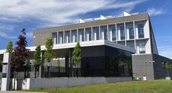 Ahol a párhuzamosok (is) találkoznak