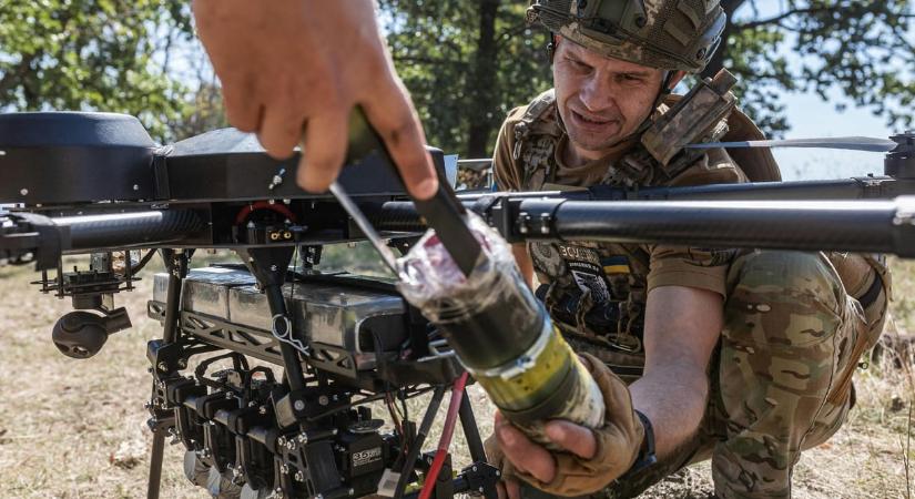 Ukrán dróncsapás ért egy személyvonatot a Krímben