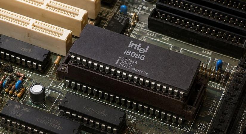48 éve adták ki az első x86-os processzort, amikre máig épülnek a PC-k