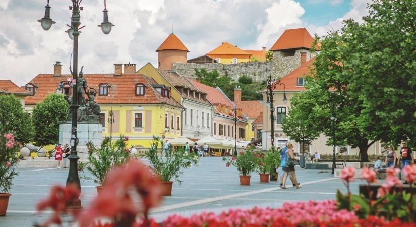Világhírű TikTok-sztárok bukkantak fel egy egri edzőteremben