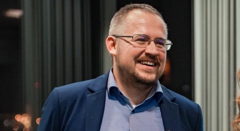 Sztrókot kapott Simon Ádám, a szombathelyi H Média egyesület elnöke