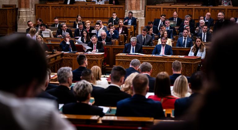A Tisza Párt átrajzolná a magyar településképet, kezdődik a vita - Az Országgyűlés ülése
