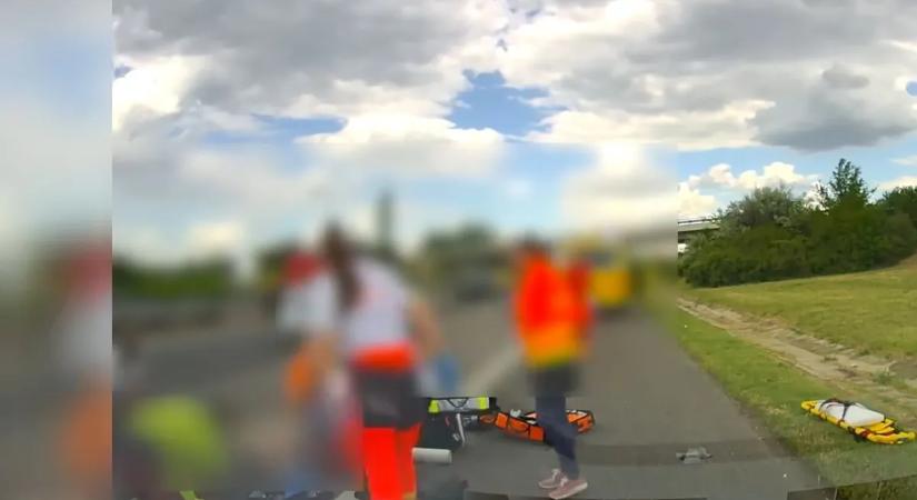 Sokkoló baleset az M7-esen, kis híján áthajtottak a motoros fején