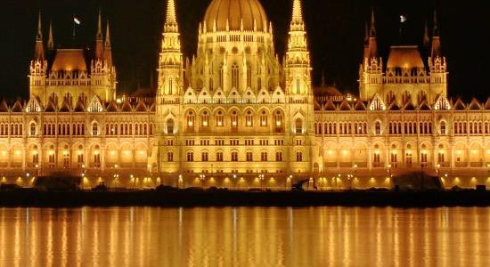 Pénteken minősíti Magyarországot az S&P és a Fitch Ratings