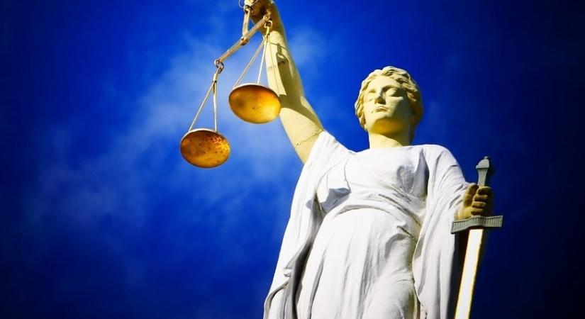 Vádat emelt az ügyészség az Integritás Hatóság elnökével szemben