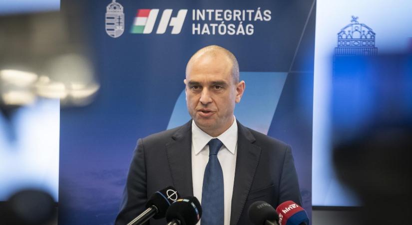 Hűtlen kezelés miatt vádat emeltek az Integritás Hatóság elnöke ellen