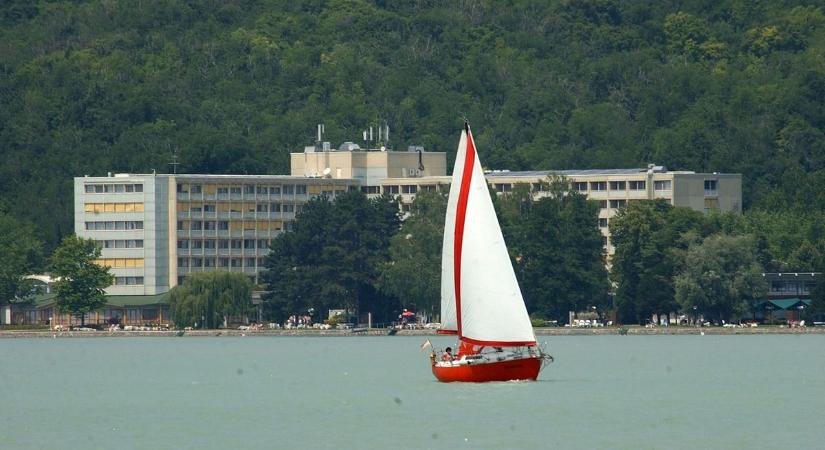Alkotmánybírósági döntésen múlhat a balatonaligai vízpart jövője