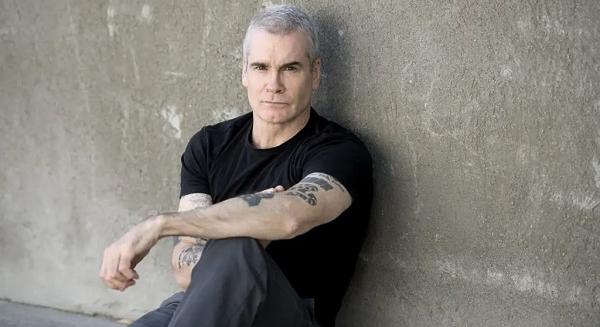 Henry Rollins: "egy olyan ember indított háborút Irán ellen, aki nem ismeri a földrajzot és a történelmet"