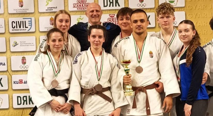 Tatabányai csapatbronz a cselgáncs ob-ról