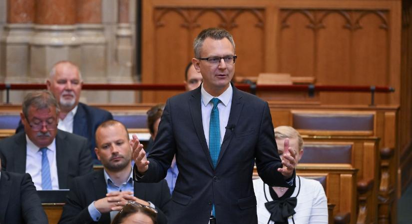 Magyar Péter mintha illegalitásban, föld alatti mozgalomban próbált volna kormányt dönteni