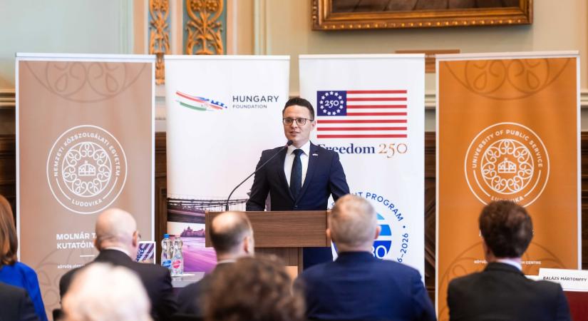 Az EU alapértéknek nevezi a kisebbségi jogokat, mégsem védi őket