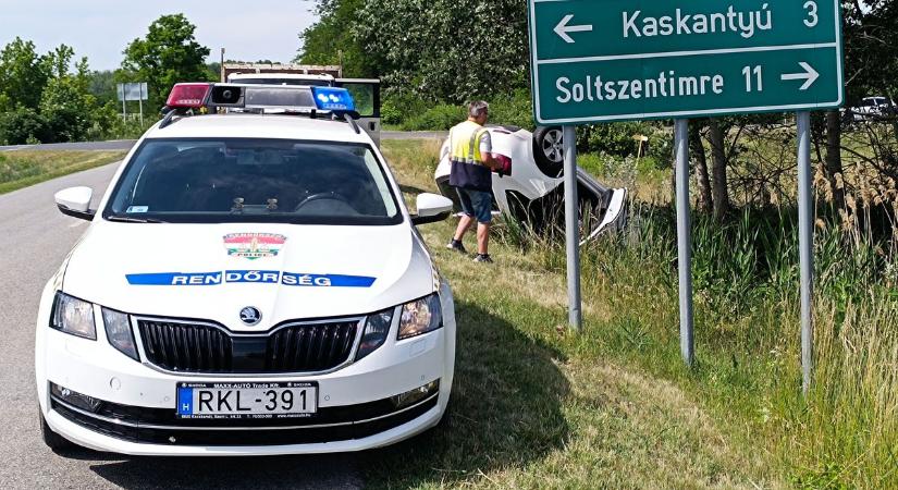 El akarta kerülni az ütközést – súlyos baleset lett a hirtelen manőverből Páhinál  fotók