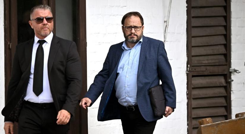 „Aki lopott, azt számoltassuk el, de ne lángszóróval essünk neki a rendszernek”
