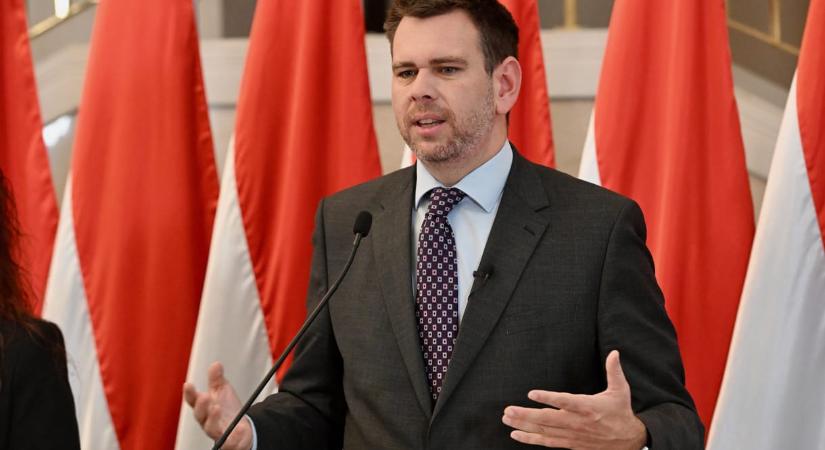 Mérlegeli a feljelentést Vitézy Dávid a mohácsi Duna-híd miatt, amelynek az Orbán-kormány milliárdokkal növelte a támogatását a választás előtt pár nappal